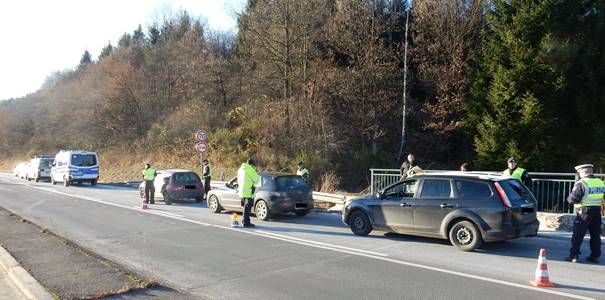 2016-11-30_grosskontrolle_polizei_olpe-2