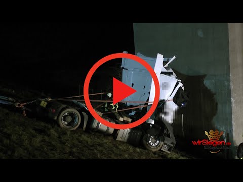Siegen Eisern: Tödlicher Verkehrsunfall - Lkw prallt gegen Brückenpfeiler