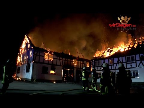 Landwirtschaftliches Gehöft wurde Raub der Flammen (Erndtebrück/NRW)