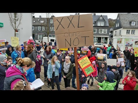 Lautstarke Proteste gegen „XXL-Grundschule“ (Neunkirchen/NRW)