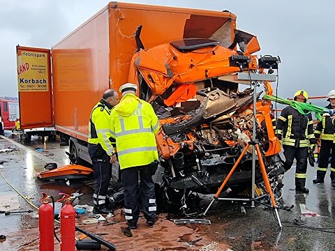 Lkw-Fahrer wird nach Auffahrunfall auf der Siegtalbrücke massiv in seinem Fahrerhaus eingeklemmt