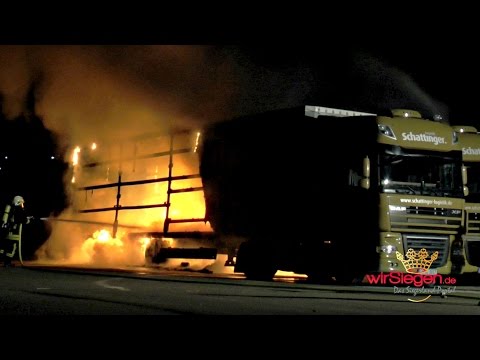 Feuerwehreinsatz in Littfeld – LKW-Auflieger brannten lichterloh (Kreuztal/NRW)
