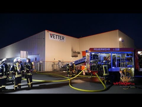 Brand in Industriebetrieb fordert beträchtlichen Sachschaden (Burbach/NRW)