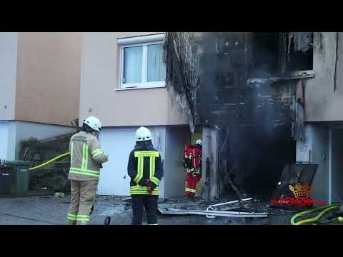 Feuer Dreis-Tiefenbach (Netphen) : Garagenbrand greift auf Mehrfamilienhaus über – 600.000€ Schaden
