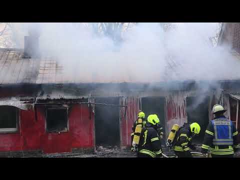 Alarmeinsatz: &quot;Feuer 4&quot; - Gebäudebrand in Geisweid (Kreis Siegen-Wittgenstein)