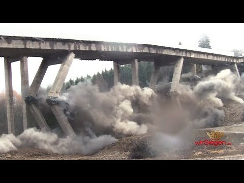 Nordhälfte der Talbrücke Rälsbach erfolgreich gesprengt (Wilnsdorf/NRW)