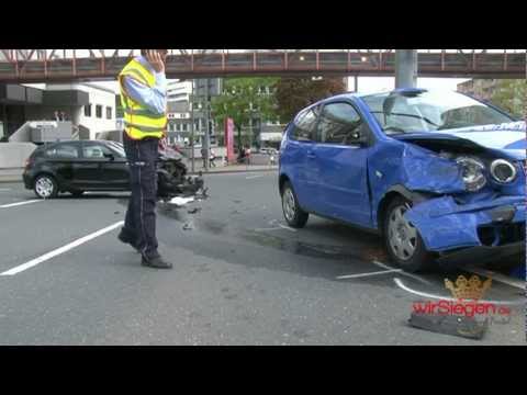 Siegen Zentrum: 3 Verletzte bei Unfall auf der Berliner Straße