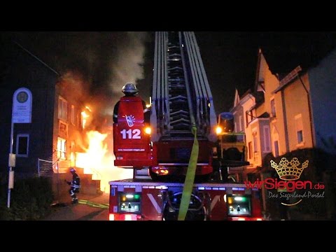 Feuer nach Explosion in Trupbach – Haus in Flammen (Siegen/NRW)