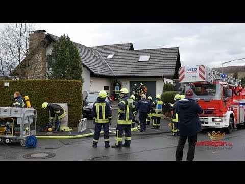 Feuer in Mehrfamilienhaus – Küche komplett ausgebrannt (Wilnsdorf/NRW)