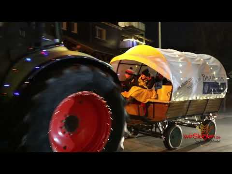 Traktoren Lichterfahrt in Wilgersdorf - 40 bunt geschmückte und beleuchtete Trecker am 4. Advent