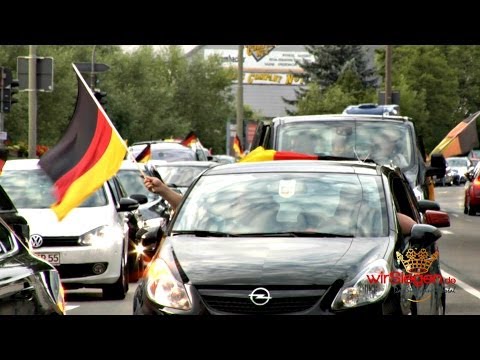 Autokorso in Siegener Innenstadt nach 1:0 Siegen gegen die USA