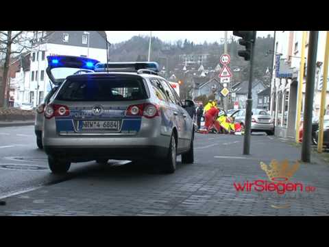 Siegen Weidenau - Fahrer bewusstlos geworden - Unfall!