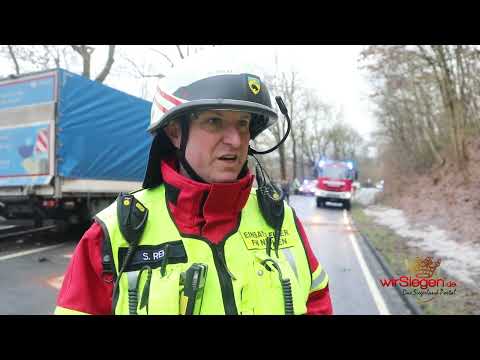 Tödlicher Verkehrsunfall auf der Landstraße L 729 zwischen den Ortschaften Netphen und Deuz (NRW)