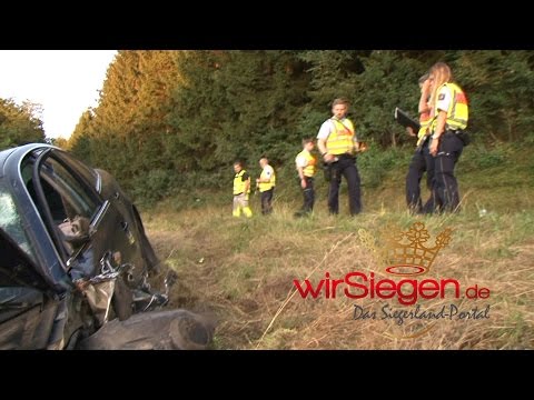Rollerfahrer bei Kollision mit Pkw schwerst verletzt (Wilnsdorf/NRW)