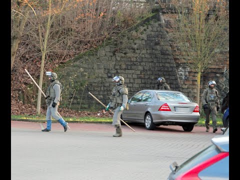 Video: SEK-Einsatz in Siegen - Spezialeinsatzkräfte verhaften 20-Jährigen nach Raubdelikt