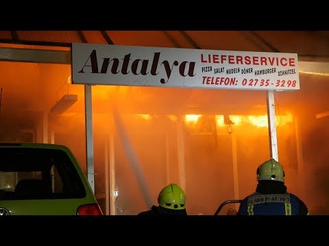 Döner-Imbiss in Neunkirchen wurde Raub der Flammen (Neunkirchen/NRW)