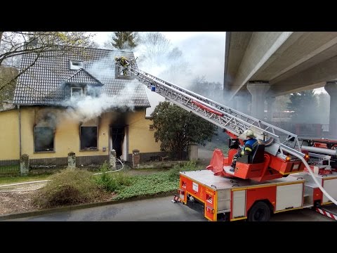 Brand in Obdachlosenheim – Feuerwehr rettet Bewohner in letzter Sekunde (Kreuztal/NRW)