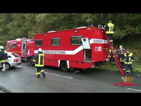 Großalarm für Feuerwehr: Staplerbrand in Werkhalle