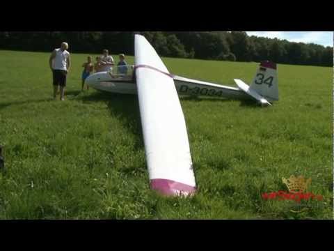 Außenlandung: Segelflieger landet sicher auf freiem Feld