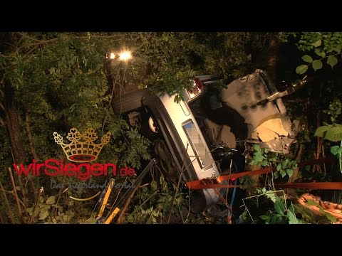 Schwerer Unfall auf der B 54 mit fünf Verletzten (Siegen/NRW)