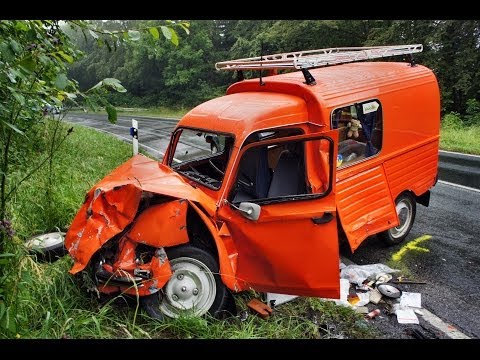 Schwerer Verkehrsunfall mit zwei Verletzten (Hilchenbach/NRW)