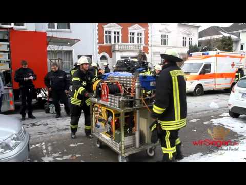 Feuerwehr ABC-Alarm Chlorgas im Therapiezentrum Siegen