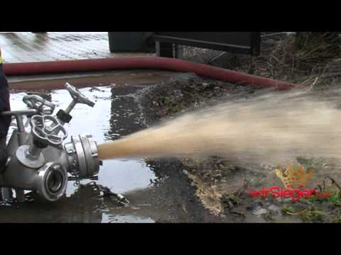 Burbach Holzhausen: Hochwasser -- Wasser flutet Hundepension