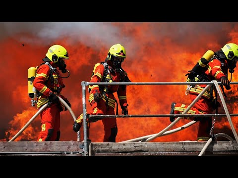 Feuer vernichtet sanierte und erweiterte Stadthalle Kreuztal