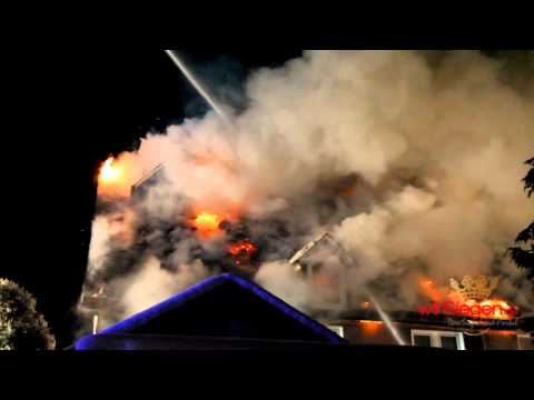 Wohnhausbrand in Berghausen: Feuer vernichtet Fachwerkhaus in Bad Berleburg