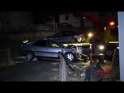 Schwerer Crash nach Flucht vor Polizeikontrolle (Siegen/NRW)