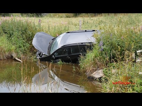 PKW kommt von Fahrbahn ab: Rettungshubschrauber im Einsatz