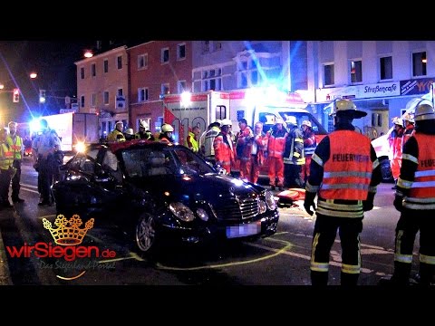 Folgenschwerer Unfall mit fünf Verletzten bei Autokorso (Siegen/NRW)