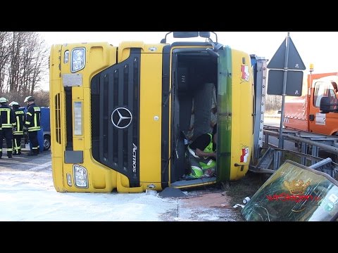 Umgestürzter Sattelzug sorgt für Stau auf der A45 (Olpe/NRW)