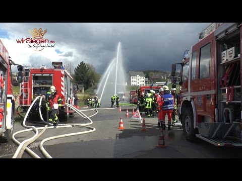 Großangelegte Feuerwehrübung mit Happyend (Niederschelden/NRW)