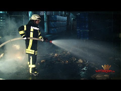 Brand in Papplager eines Industriebetriebes (Burbach-Wahlbach/NRW)