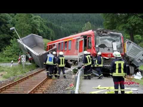 Schweres Zugunglück in Saßmannshausen - Bad Laasphe - 32 Verletzte