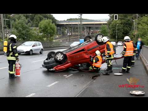 Pkw-Überschlag auf der Langenauer Brücke