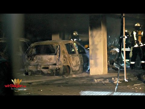 Brennende Autos in Tiefgarage! Großeinsatz der Feuerwehr