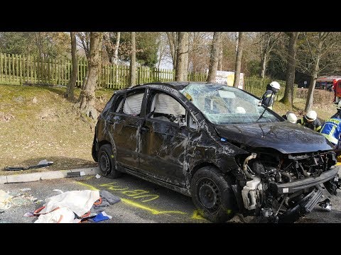 Video: Ungebremst über Kreisverkehr geflogen - Ehepaar schwer verletzt
