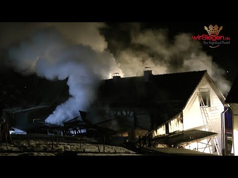 Nächtlicher Wohnhausbrand in Nenkersdorf fordert hohen Sachschaden (Netphen/NRW)