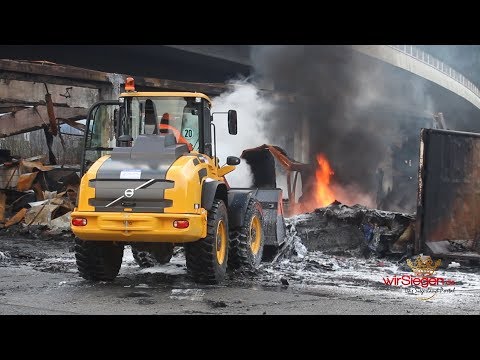 Explosion auf der Schemscheid! Kanaldeckel wurden hochgeschleudert (Siegen/NRW)