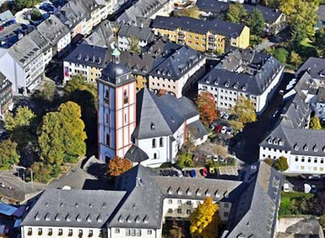 Luftaufnahme von der Oberstadt Siegen mit der Nikolaikirche im Mittelpunkt (Foto: Heinz Gieger)