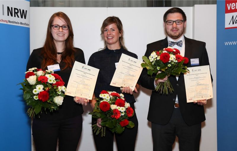 Preisträger Verbraucherforschung 2016 (v.l.n.r.): Anika Cerkowniak, Anne Diers, David Hellmanns. Bildnachweis: Verbraucherzentrale Nordrhein-Westfalen e. V. (Foto: Uni)