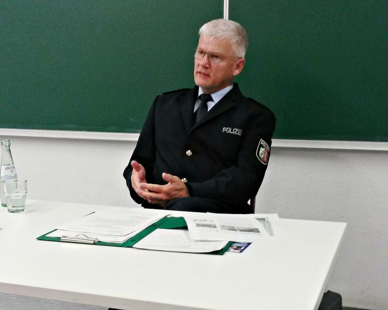 2016-11-02_siegen_siegerlaender-im-gespraech_uwe-weinholf_foto_vdta_03