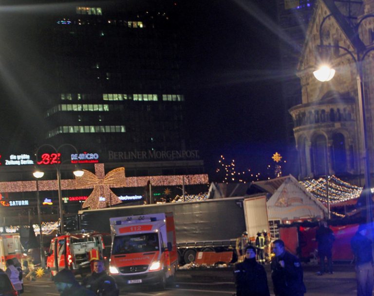 Terroranschlag Auf Berliner Weihnachtsmarkt: Zwölf Tote Und 48 ...