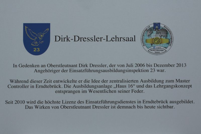 So sieht sie aus, die Gedenktafel zu Ehren des verstorbenen Oberstleutnant Dirk Dressler. 
