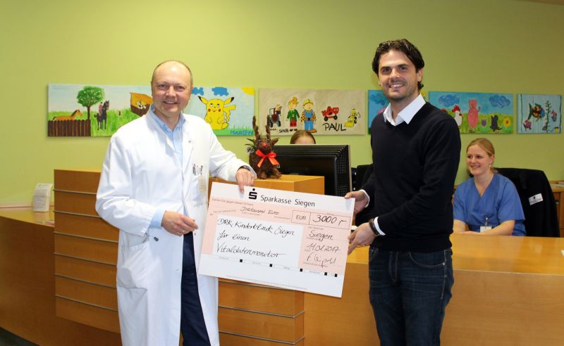3.200 € Spende der Hees Bürowelt an die DRK Kinderklinik Siegen kommt genau zum richtigen Zeitpunkt. (Foto: privat)