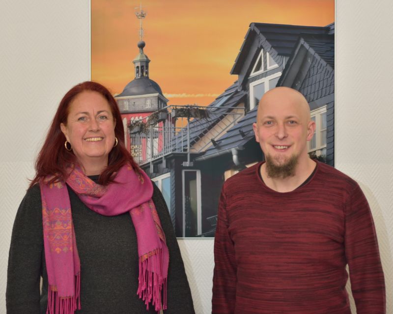 Vorstandsmitglied Ingo Langenbach gratulierte Sylvia Gabelmann zur Wahl (Foto: Partei)