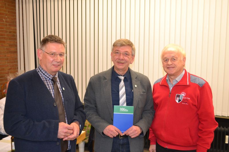„Verleihung Ehrenabzeichen“ Lothar Schneider (1. Vorsitzender), Jürgen Pickhan, Udo Reik-Riedesel (Vorsitzender des SGV-Bezirks Siegerland)