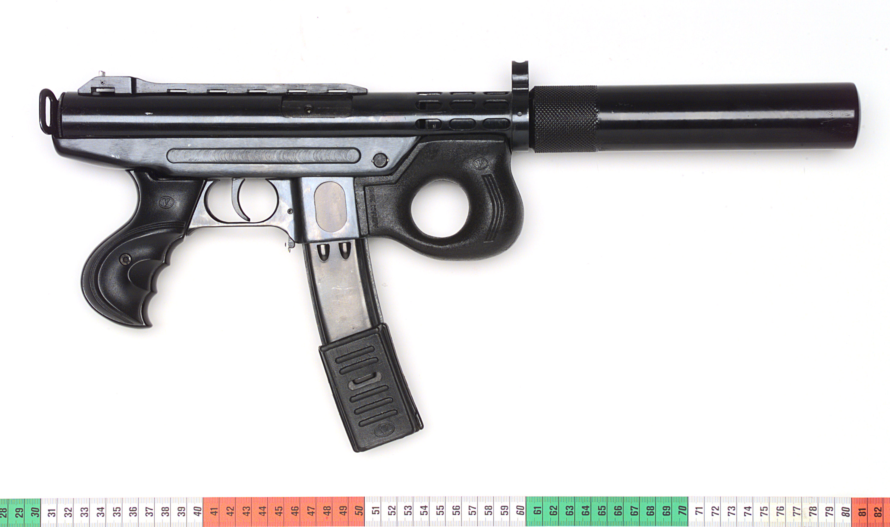 Die gleiche Waffe wie oben - hier mit Schalldämpfer.